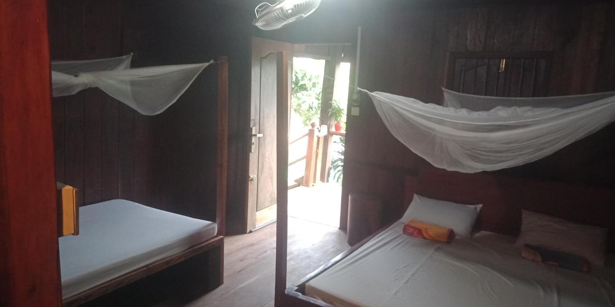 Familyhouse & Trekking Apartment Banlung Exterior photo